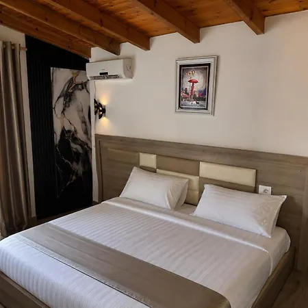 Ksamil Holiday Apartments クサミル